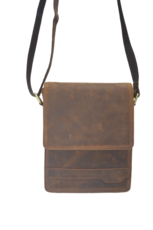 Quality Full Grain Hunter Leather Shoulder/Crossbody Bag. Style No: 51020.