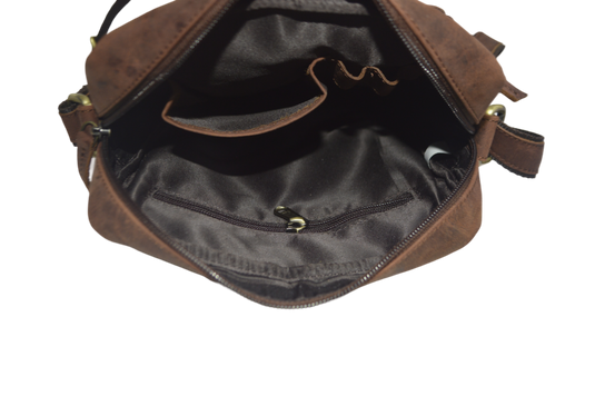 Quality Full Grain Hunter Leather Shoulder/Crossbody Bag. Style No: 51018.