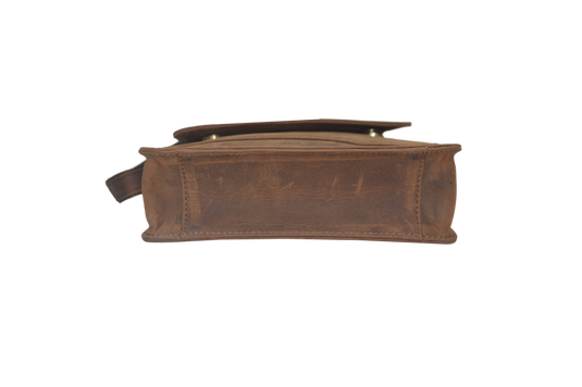 Quality Full Grain Hunter Leather Shoulder/Crossbody Bag. Style No: 51020.