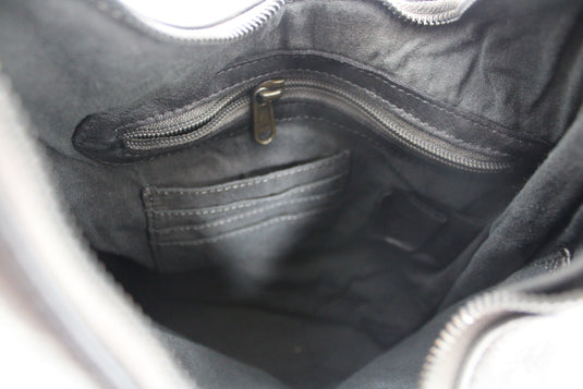 Quality Full Grain Leather Shoulder Bag. Colour: Black. Style No:1815.