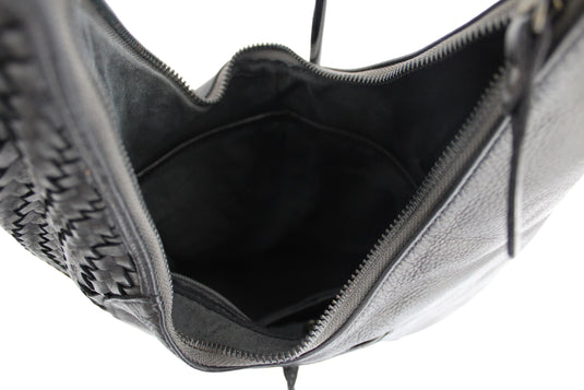 Quality Full Grain Leather Shoulder Bag. Colour: Black. Style No:1815.