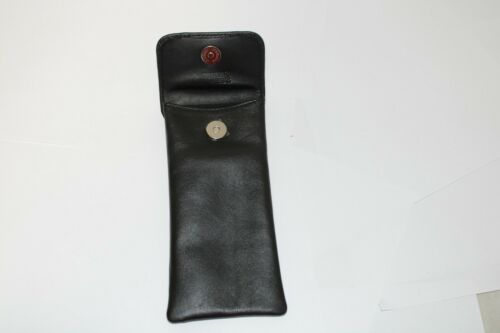 Glasses Case with Genuine Leather and Padding. Colours: Black, brown and red. Style: 11036 Hide & Chic