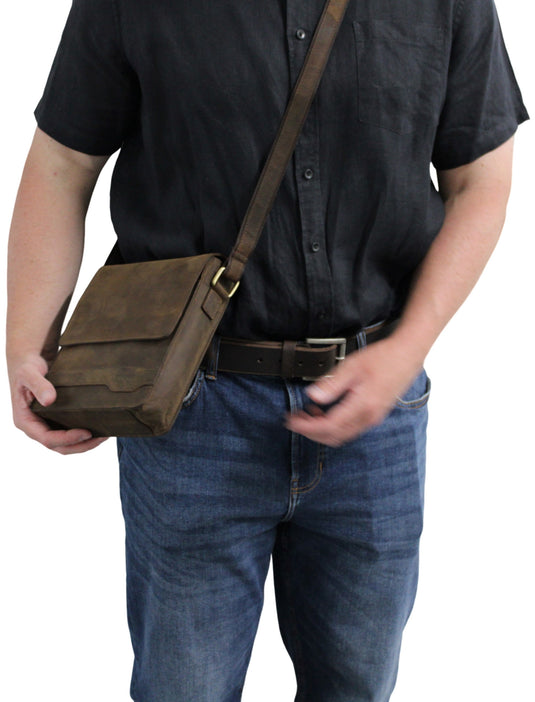 Quality Full Grain Hunter Leather Shoulder/Crossbody Bag. Style No: 51020.
