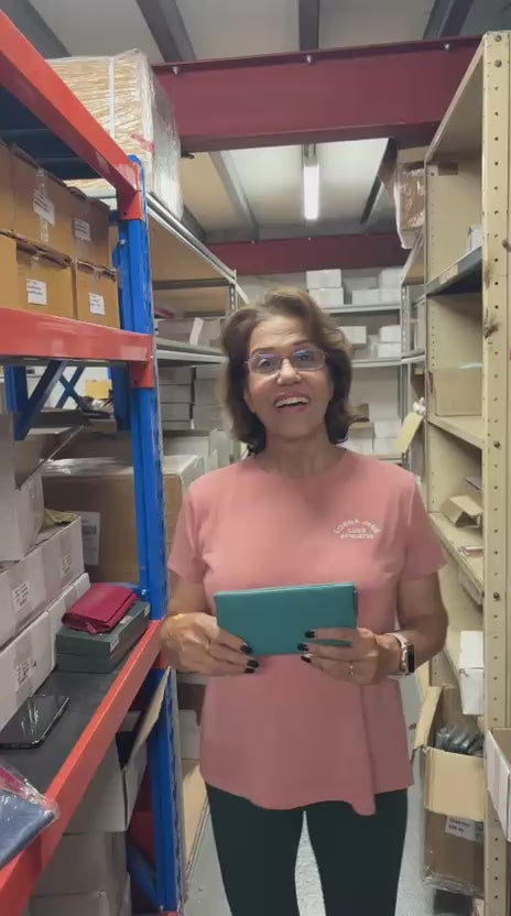 Double Sided Glasses Case for Two Pairs with Zipper. Quality Full Grain Leather. Style No: 14036.